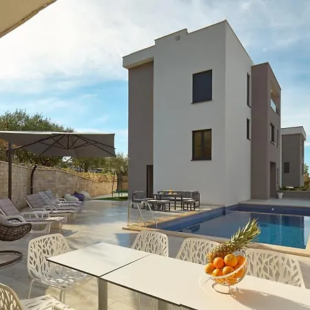 Villa Sunset, Private Pool, Elevator, Jacuzzi, Gym Podstrana