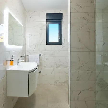 Villa Sunset, Private Pool, Elevator, Jacuzzi, Gym *