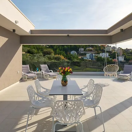 Sunset, Private Pool, Elevator, Jacuzzi, Gym Villa *