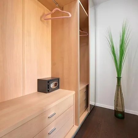 Sunset, Private Pool, Elevator, Jacuzzi, Gym * Podstrana