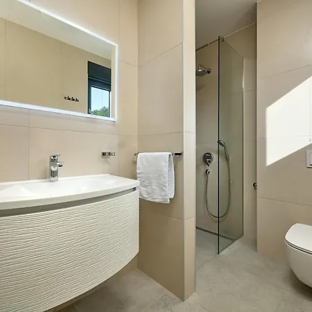 Sunset, Private Pool, Elevator, Jacuzzi, Gym *