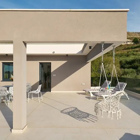 Вилла Sunset, Private Pool, Elevator, Jacuzzi, Gym Подстрана